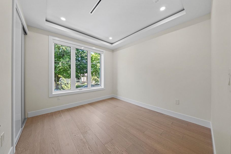 1 4650 Gothard Street Vancouver, BC - 31