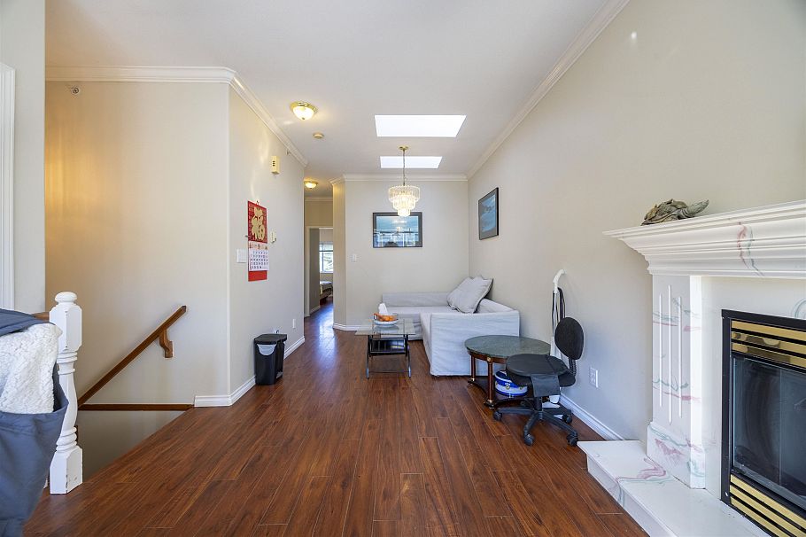 739 E 20th Avenue Vancouver, BC - 4