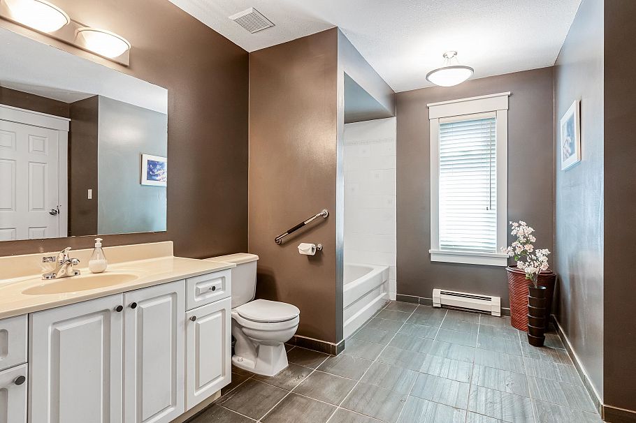 1845 W 62nd Avenue Vancouver, BC - 6