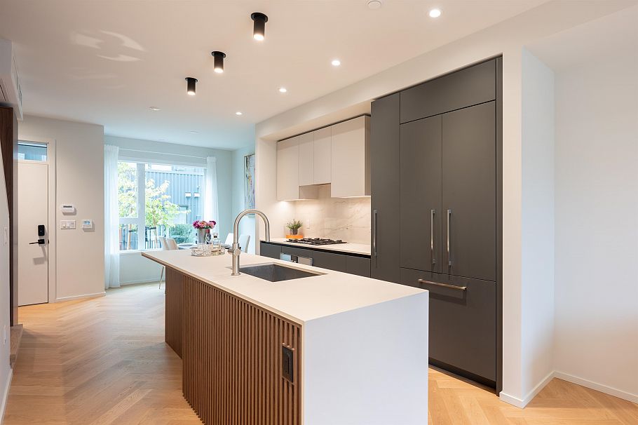 173 805 W 49th Avenue Vancouver, BC - 10