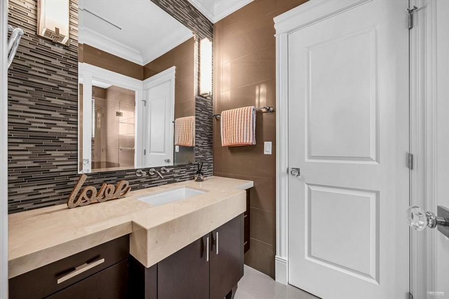 3176 W 35th Avenue Vancouver, BC - 23