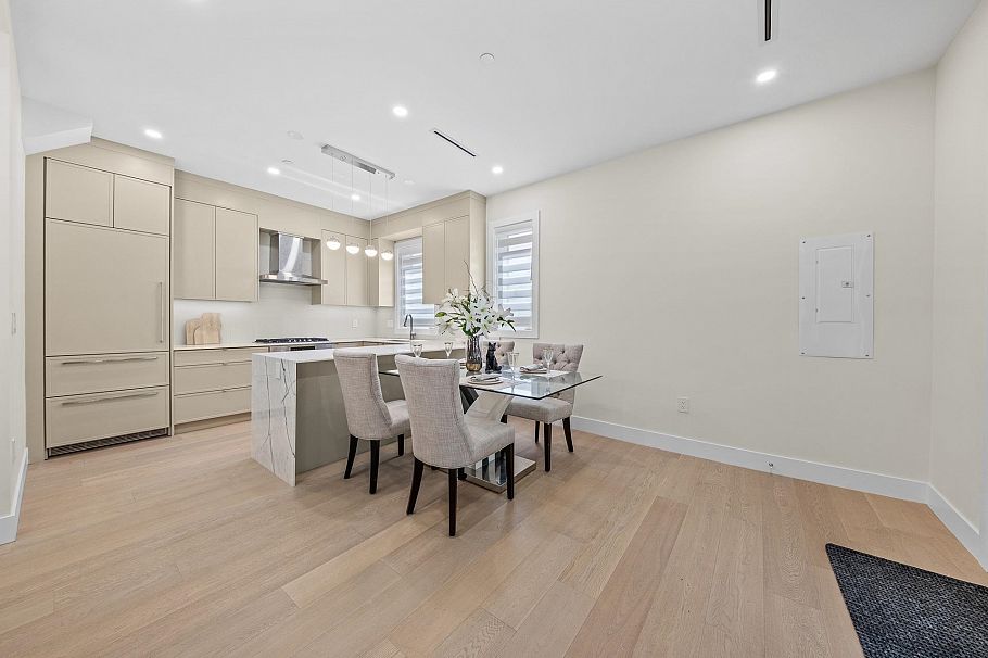 1 4650 Gothard Street Vancouver, BC - 24