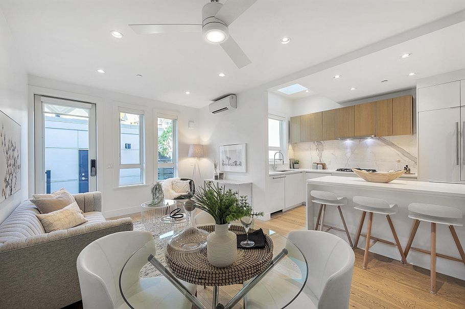 2431 W Broadway Street Vancouver, BC - 15