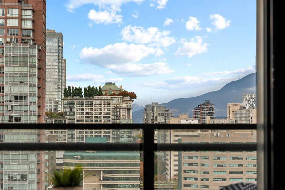 2408 909 Mainland Street Vancouver, BC - 18