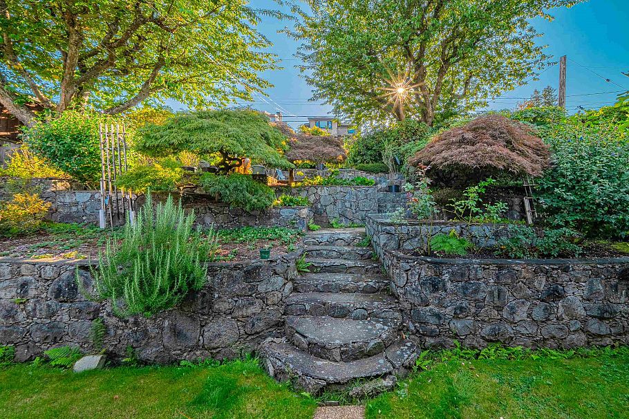 4807 Paton Street Vancouver, BC - 30