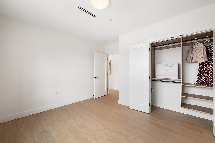 3 3065 Charles Street Vancouver, BC - 33