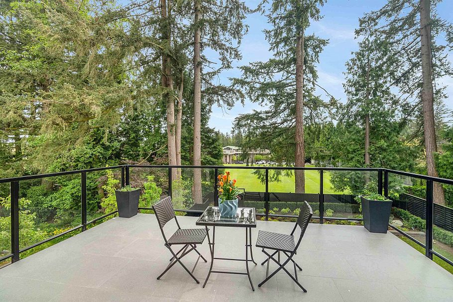 4172 Doncaster Way Vancouver, BC - 12