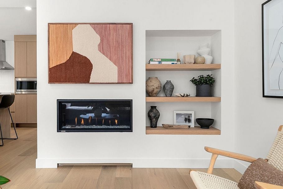 18 901 W 17th Street North Vancouver, BC - 1