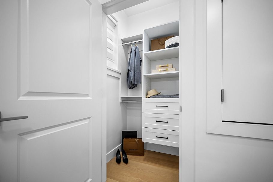 2076 E 50th Avenue Vancouver, BC - 10