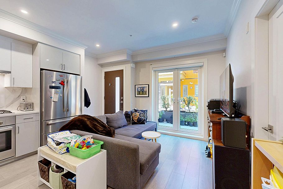 38 7567 Oak Street Vancouver, BC - 17