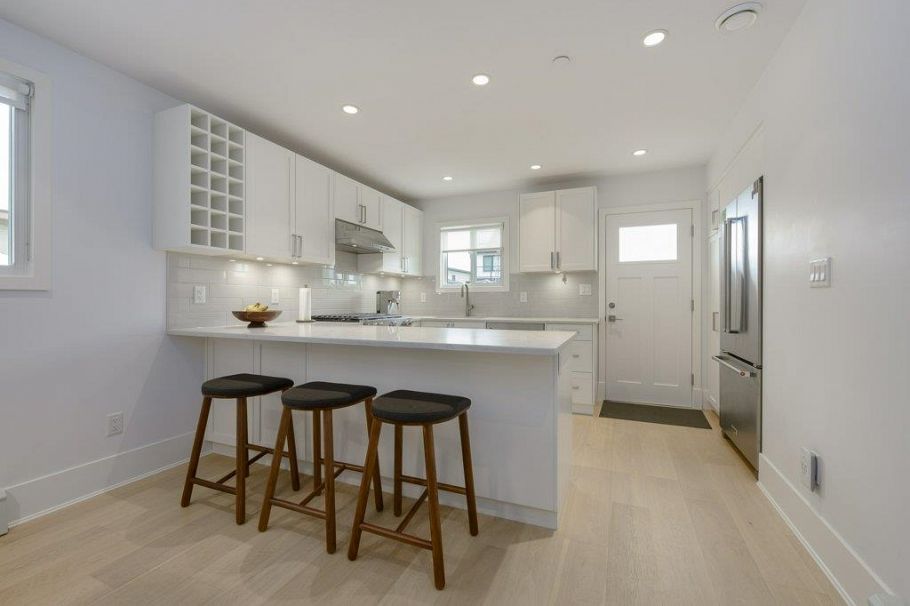 5051 Sherbrooke Street Vancouver, BC - 8