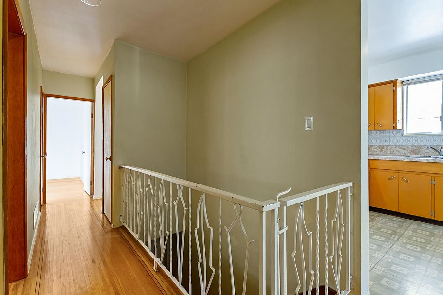 1615 Adanac Street Vancouver, BC - 14