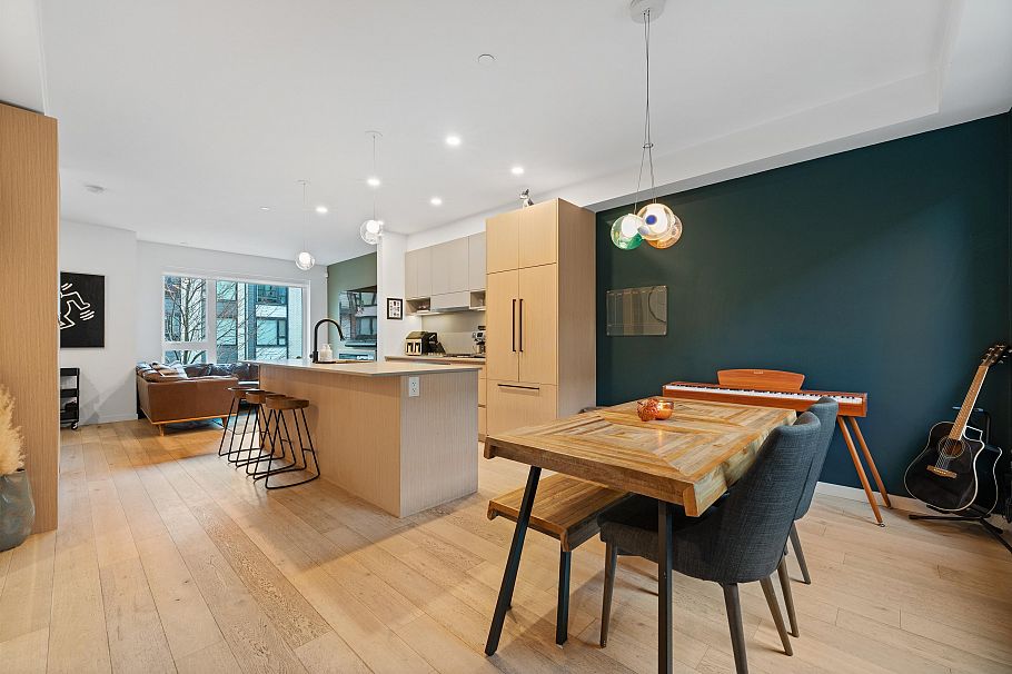 5 528 E 2nd Street North Vancouver, BC - 1