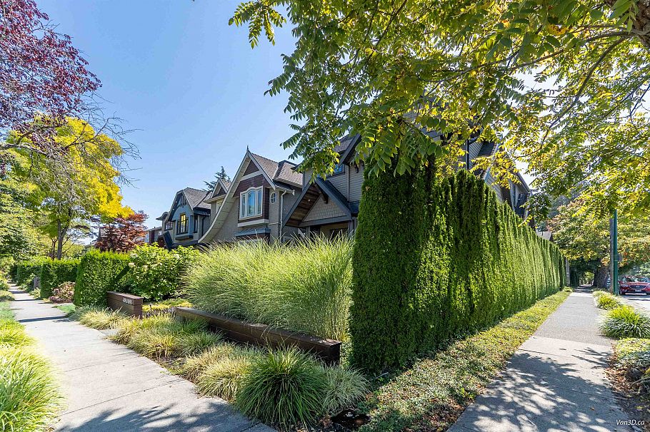 4698 W 11th Avenue Vancouver, BC - 38