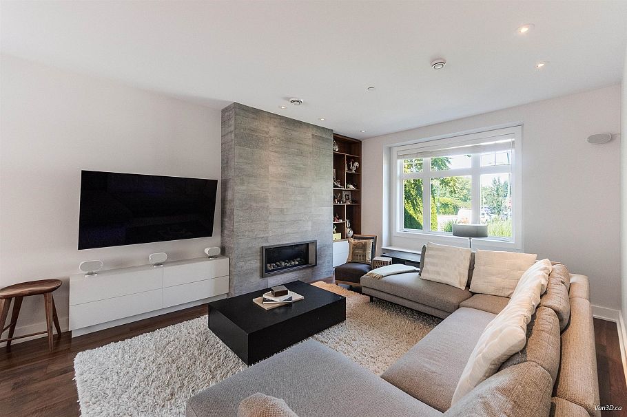 4698 W 11th Avenue Vancouver, BC - 4