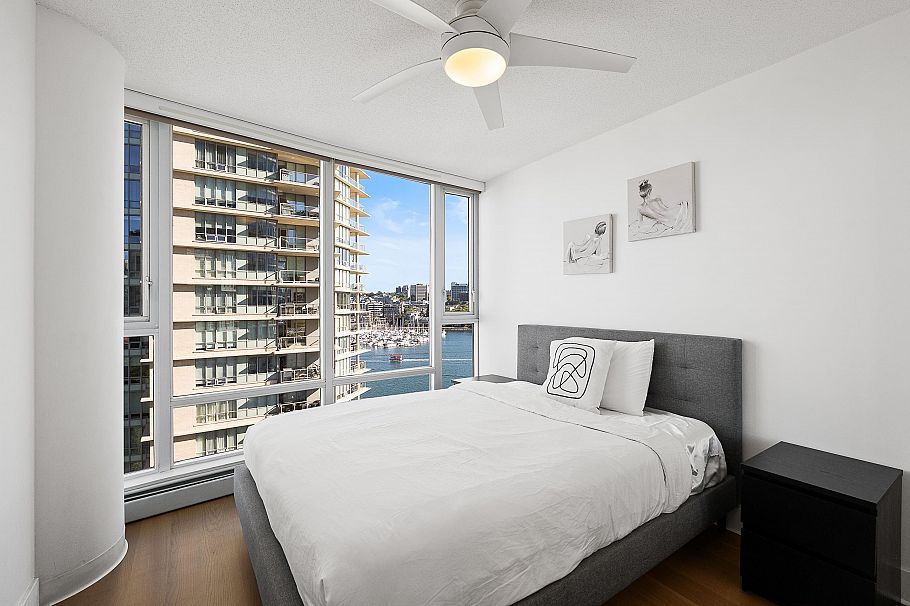 1202 1383 Marinaside Crescent Vancouver, BC - 17