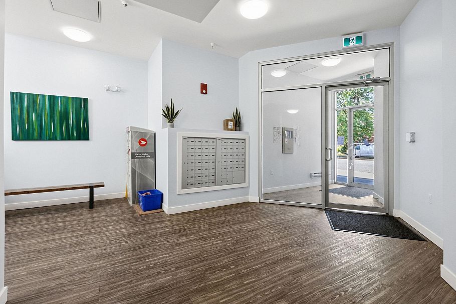 212 1838 Renfrew Street Vancouver, BC - 5