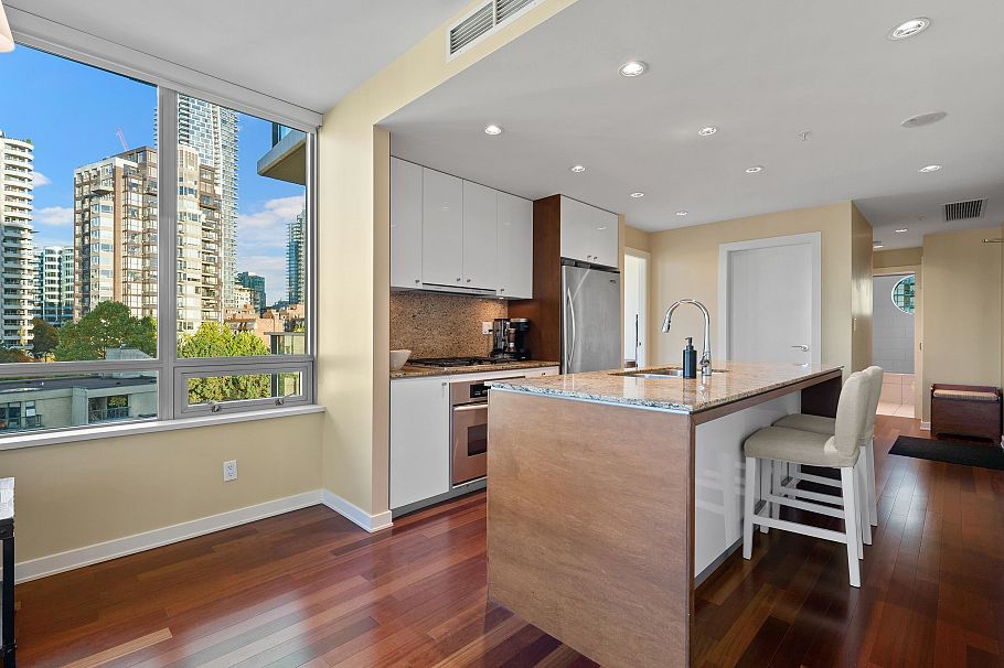 1206 1005 Beach Avenue Vancouver, BC - 6