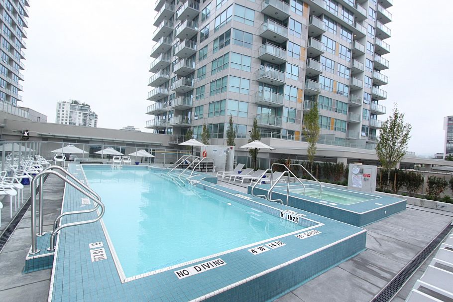 1609 125 E 14th Street North Vancouver, BC - 16