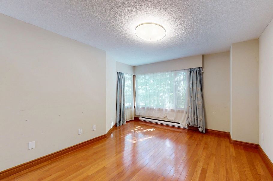 2395 Oak Street Vancouver, BC - 20