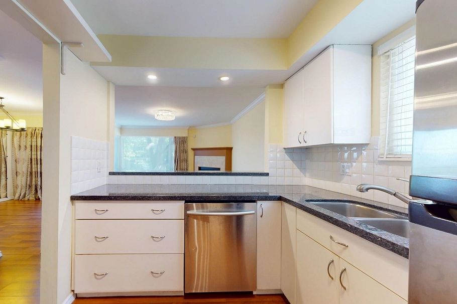 2395 Oak Street Vancouver, BC - 17