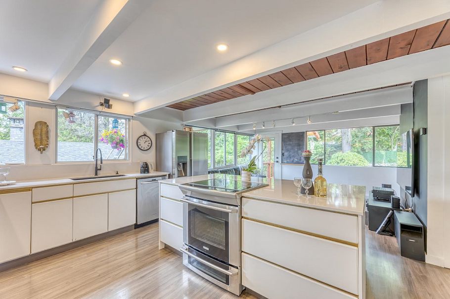 466 E Kings Road North Vancouver, BC - 7