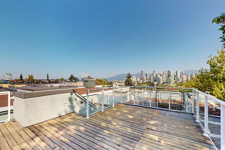 2395 Oak Street Vancouver, BC - 31