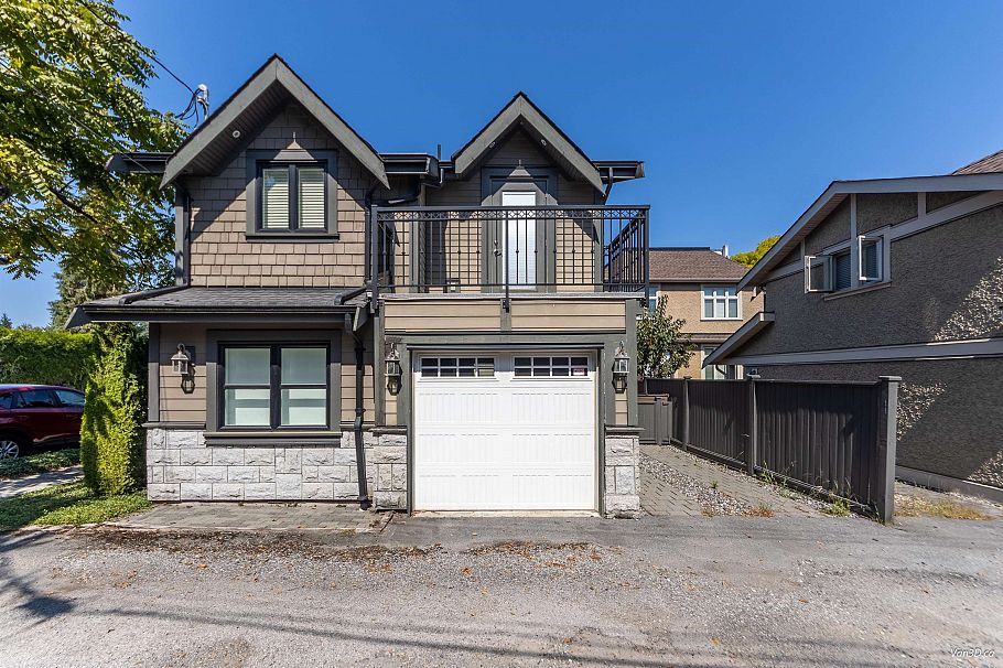 4698 W 11th Avenue Vancouver, BC - 37