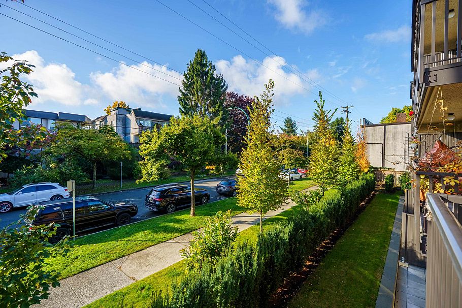 208 2255 W 5th Avenue Vancouver, BC - 20