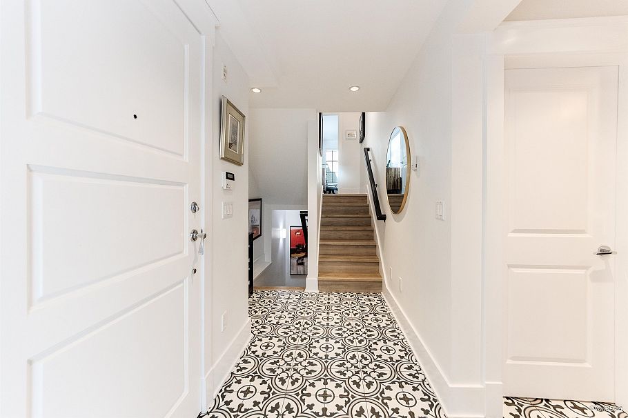 1017 W 8th Avenue Vancouver, BC - 22