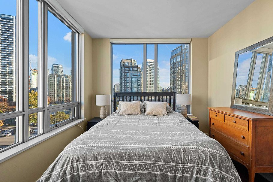1206 1005 Beach Avenue Vancouver, BC - 11