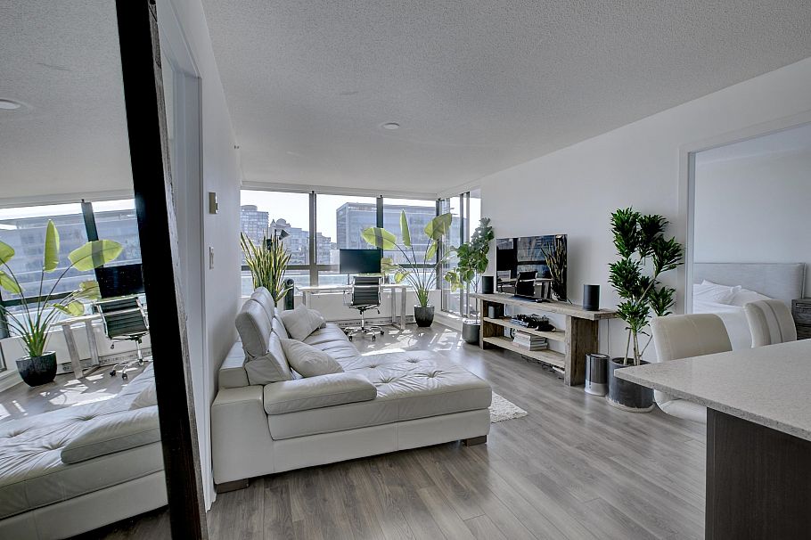 938 Smithe Street Vancouver, BC - 2