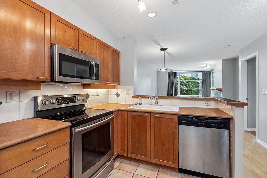 10X 2555 W 4TH AVENUE, Vancouver BC V6K 1P5 Vancouver, BC - 12