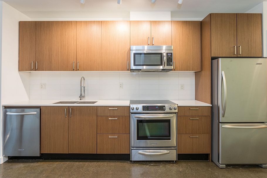 310 221 Union Street Vancouver, BC - 7