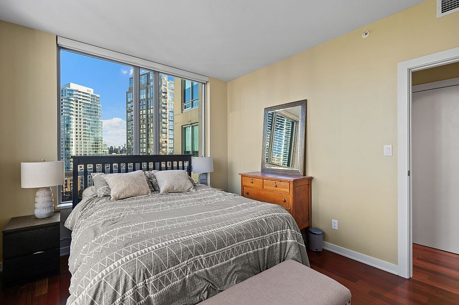 1206 1005 Beach Avenue Vancouver, BC - 10