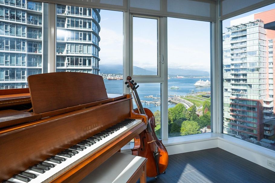 1702 1205 W Hastings Street Vancouver, BC - 4