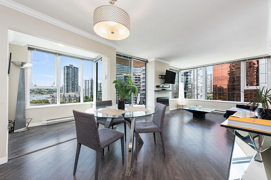 1606 33 Smithe Street Vancouver, BC - 2