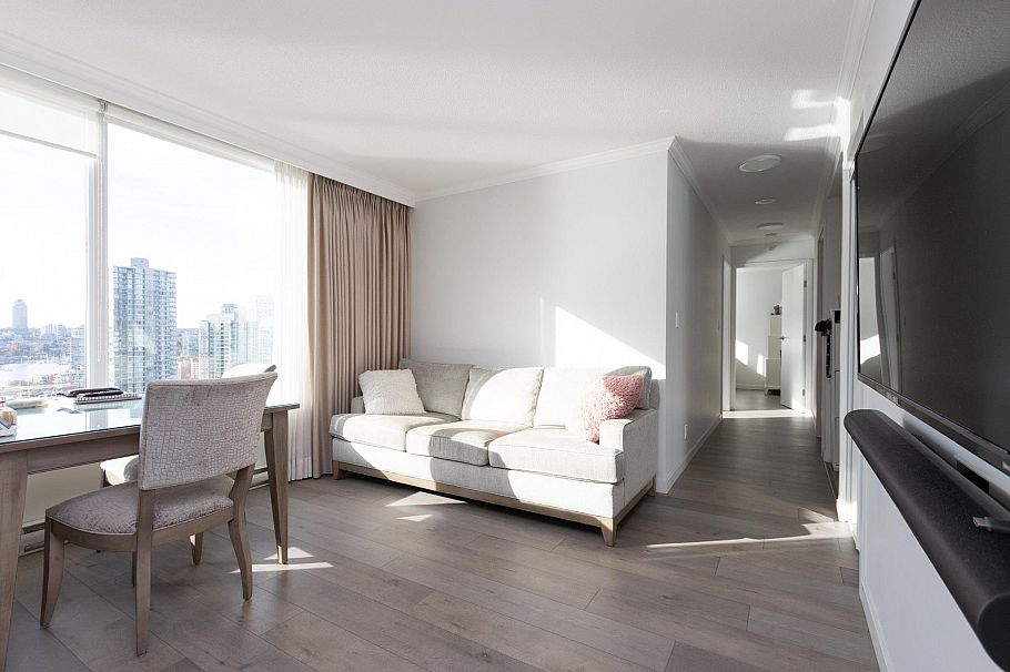 2605 33 SMITHE STREET, Vancouver BC V6B 0B5 Vancouver, BC - 2