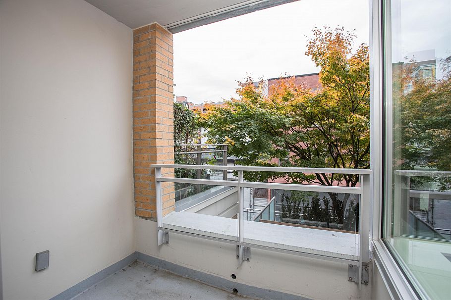 310 221 Union Street Vancouver, BC - 20