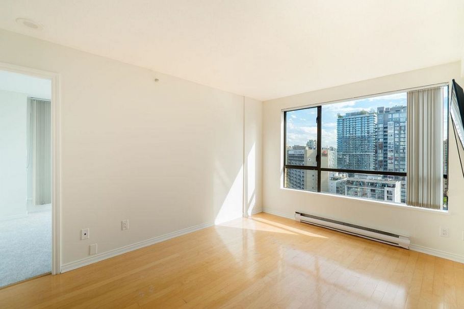 1704 1189 Howe Street Vancouver, BC - 2