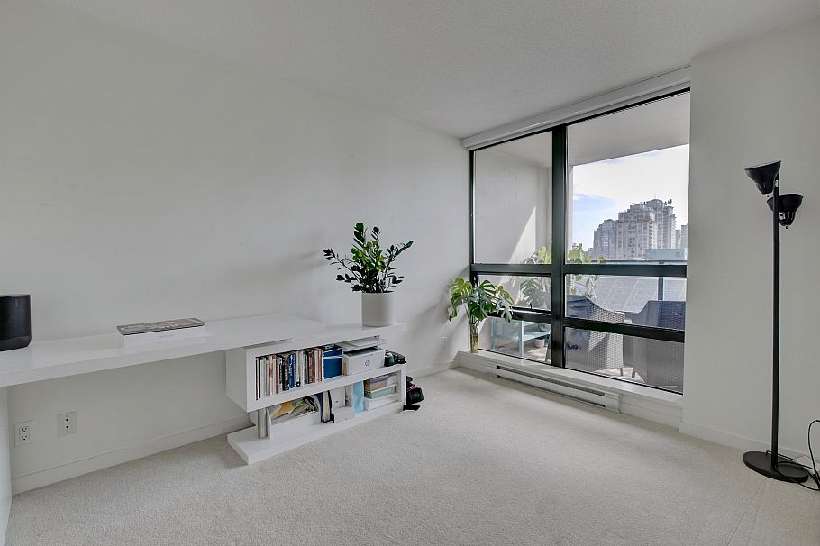 938 Smithe Street Vancouver, BC - 32