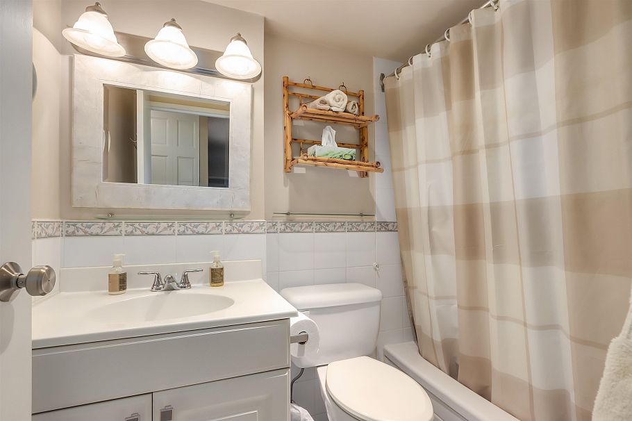 208 2016 Fullerton Avenue North Vancouver, BC - 16