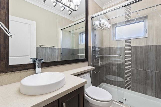 455 E 60th Avenue Vancouver, BC - 18