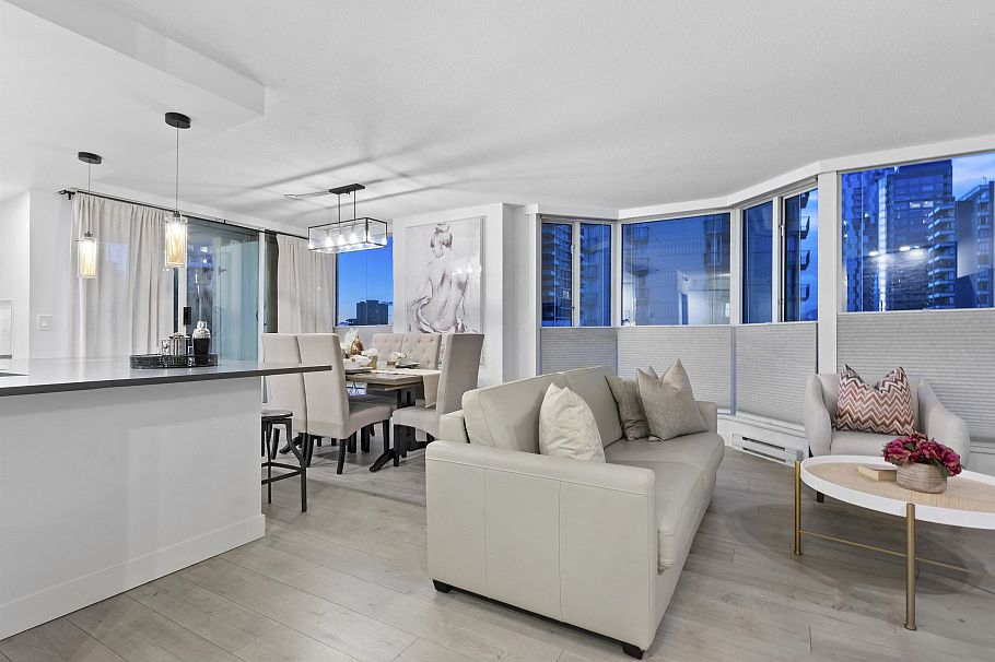 301 789 Jervis Street Vancouver, BC - 1