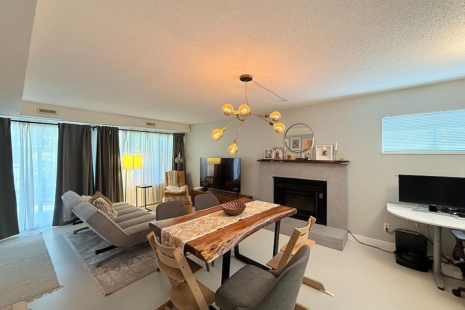 1717 Tatlow Avenue North Vancouver, BC - 23