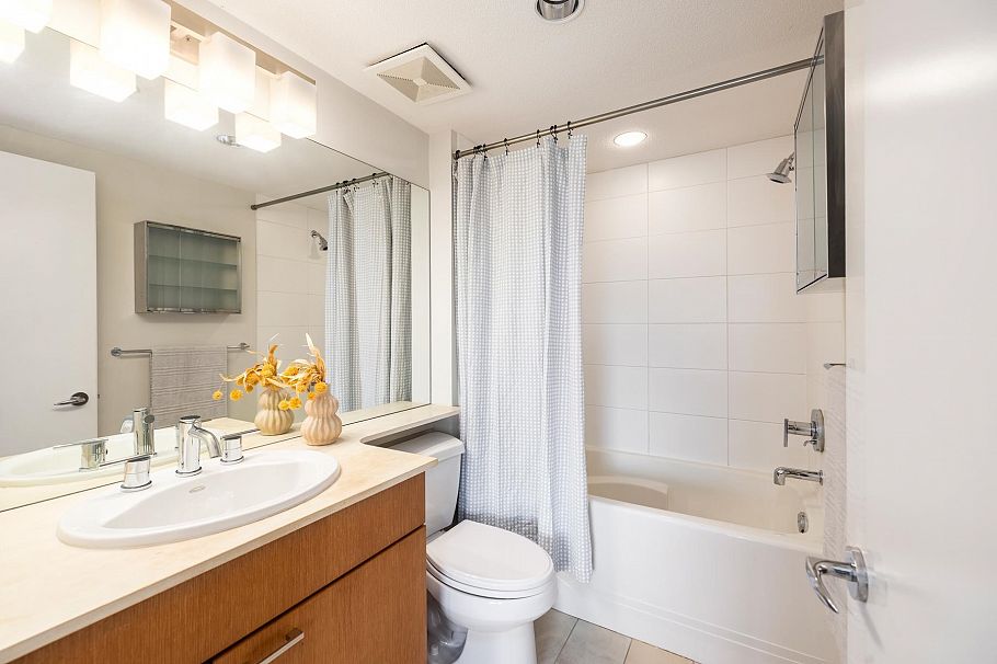 2276 St. George Street Vancouver, BC - 21