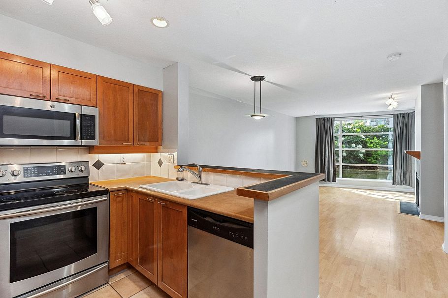 10X 2555 W 4TH AVENUE, Vancouver BC V6K 1P5 Vancouver, BC - 11