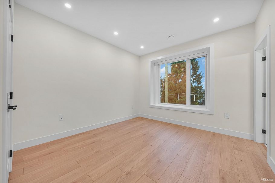 1 3090 Vanness Avenue Vancouver, BC - 13