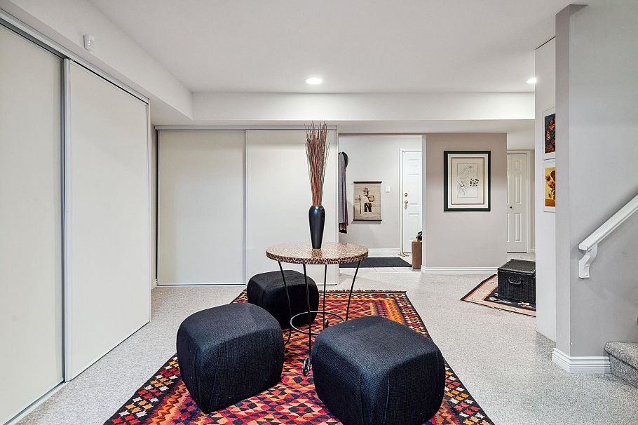 3823 Michener Way North Vancouver, BC - 38