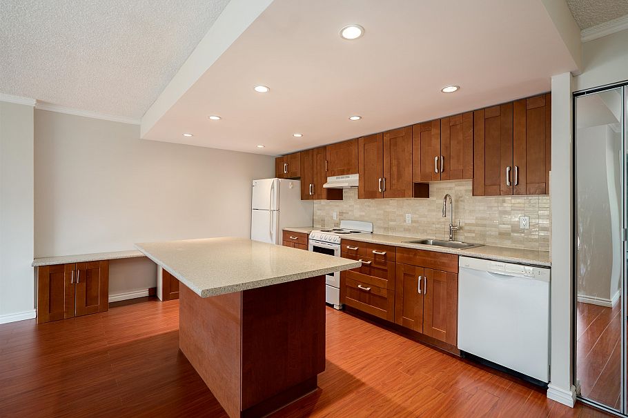 1319 2012 Fullerton Avenue North Vancouver, BC - 11